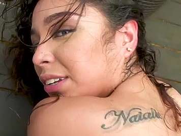 Young latin queen fucked with cumshot in the face